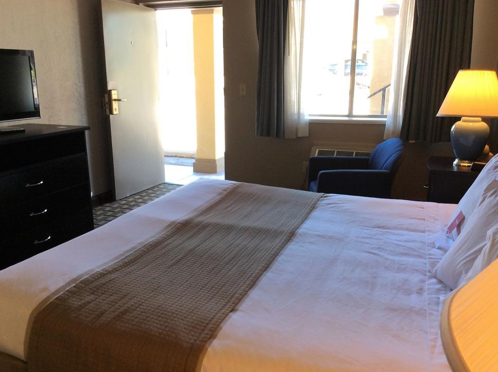Econo Lodge Бивер Экстерьер фото