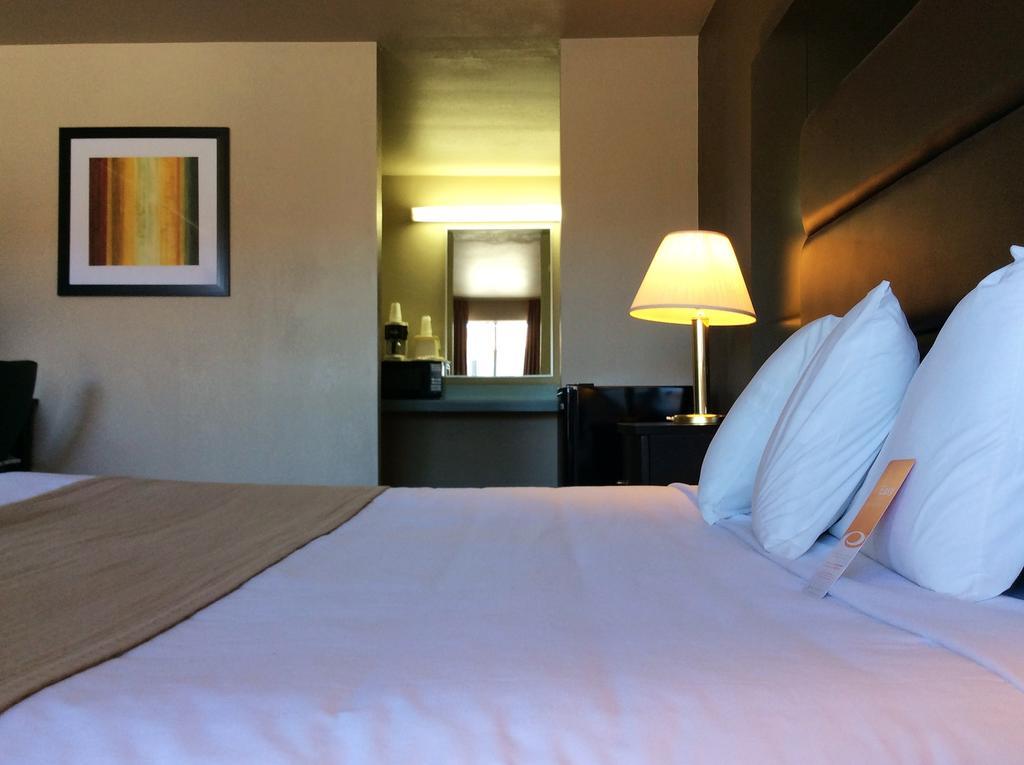 Econo Lodge Бивер Экстерьер фото