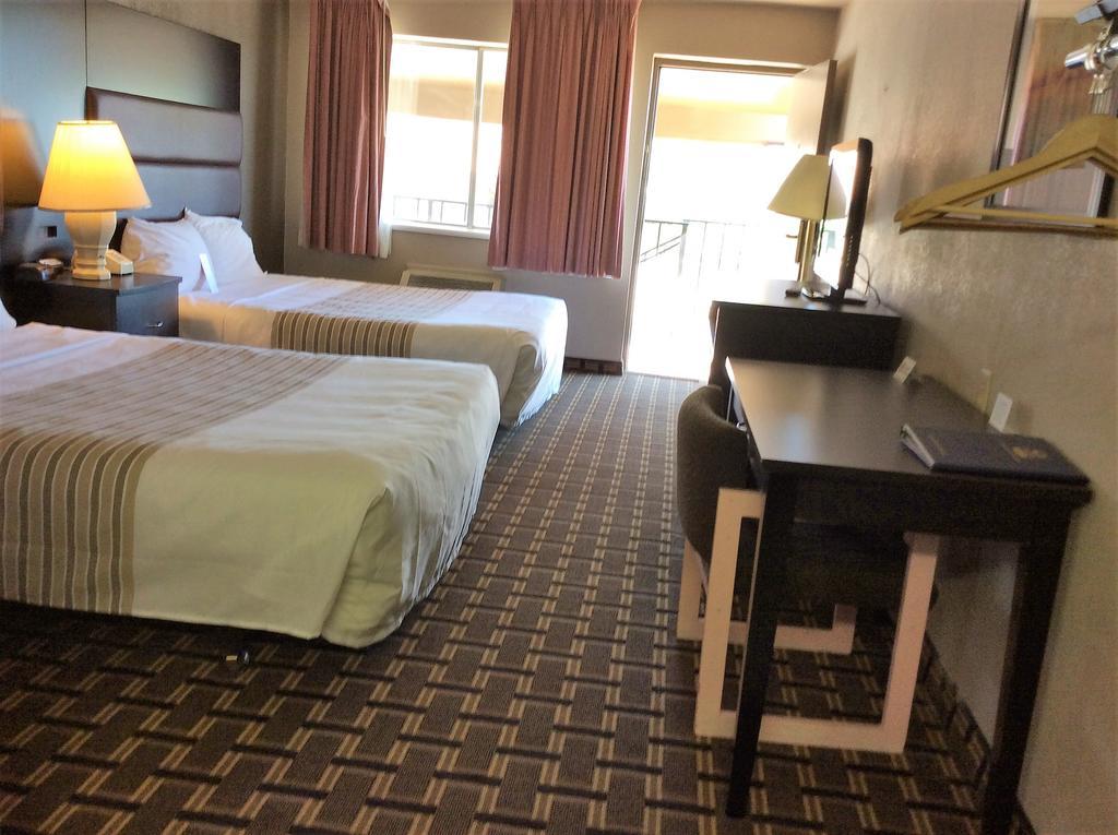 Econo Lodge Бивер Экстерьер фото