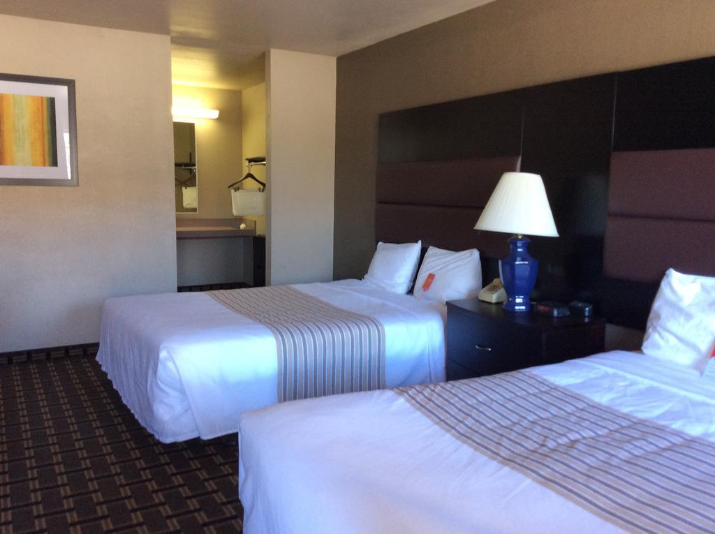 Econo Lodge Бивер Экстерьер фото